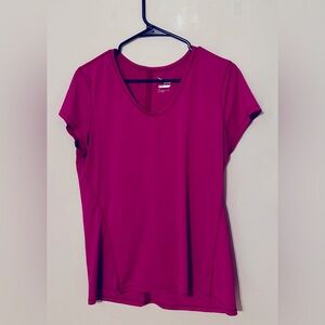 Old Navy Active Go Dry workout Shirt Semi fitted